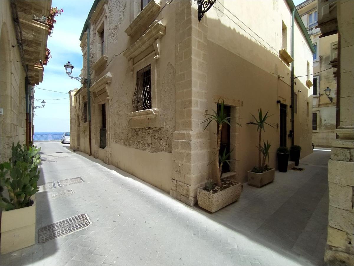 La Punta Di Ortigia Holiday Home Syracuse Exterior photo